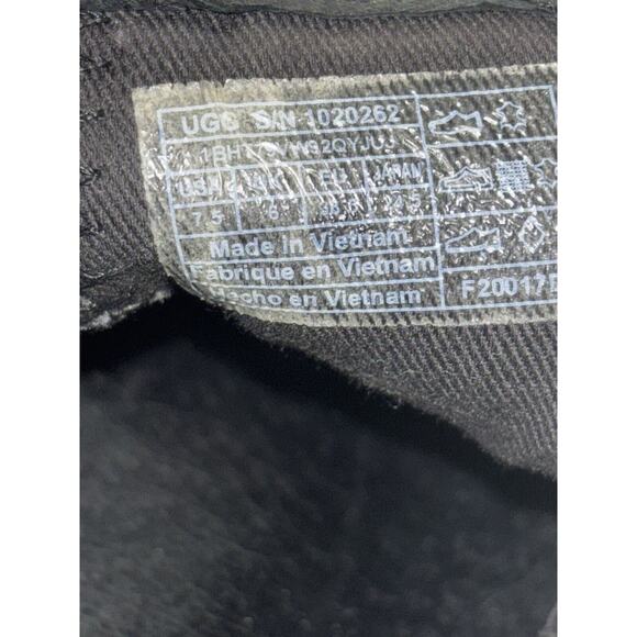 UGG Glee Leather Ankle Bootie Black 7.5- size zip, logo stylish and comfortable - Picture 9 of 10